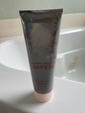 Bath & Body Works Snowflakes & Cashmere Body Cream - Gray with Pink Accents